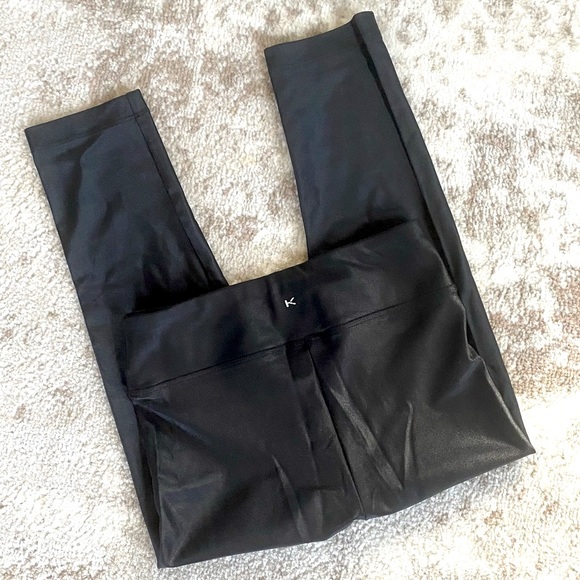 Koral Lustrous High Rise Capri Legging (S) - Picture 6 of 9